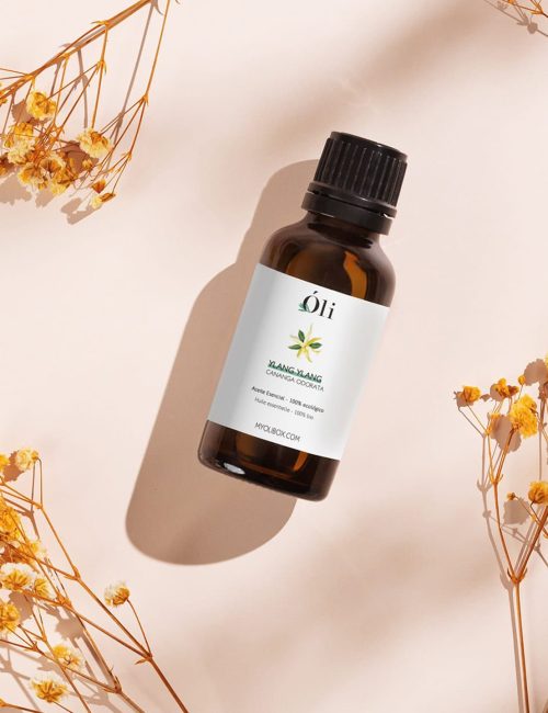 siteweb-graphiste-identite-visuelle-branding-sabine-kley-creation-graphique-graphiste-webdesigner-freelance-packaging-essential-oil-cosmetique-oli-branding