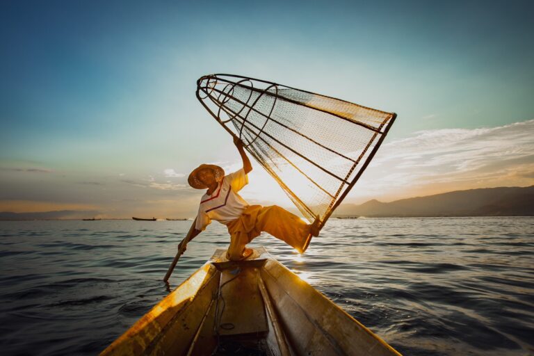 moustachesenvadrouille-sabinekley-birmanie-myanmar-lac-inle-portrait-pecheur-intha